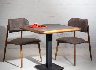 Country house style 5 pieces. Dining room set: wooden table with comfortable chairs